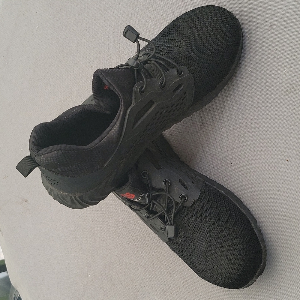 SUADEX steel toe shoes boots sneakers size 46 or 12 in US .  Black mesh.